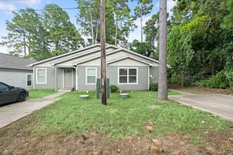 Building Photo - 16803 Crestmont St