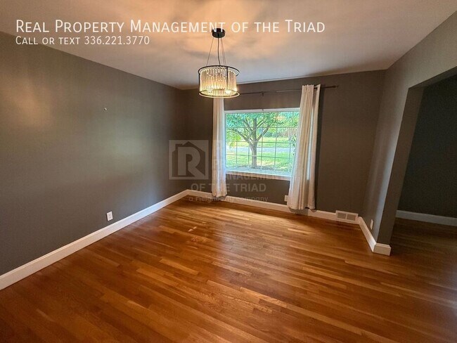 Building Photo - 3300 Anderson Dr