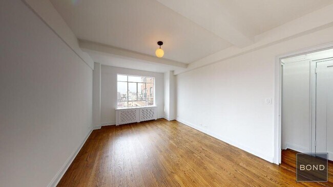 Building Photo - 20 Fifth Avenue