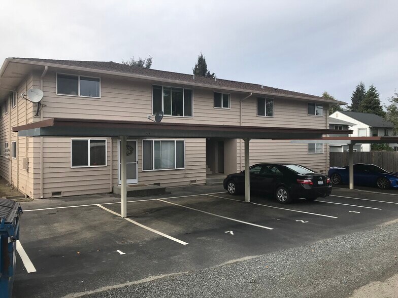 Building Photo - 521 Ave D