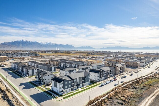Building Photo - 362 S 1080 W