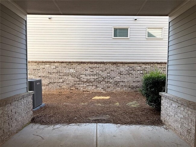 Building Photo - 6440 Bellmoore Park Ln