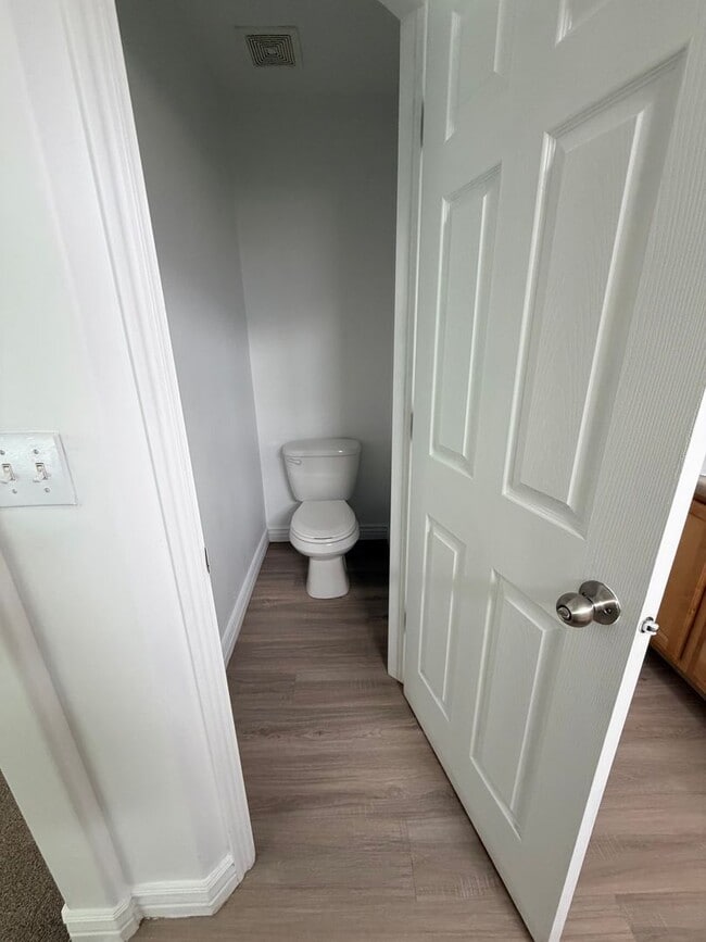 Building Photo - PAY NOTHING UNTIL AUGUST 1ST- 3 Bed, 2.5 Bath Townhome in Pleasant Grove
