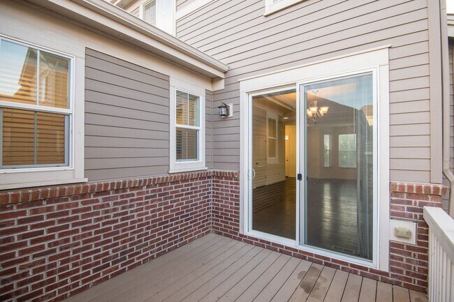 Building Photo - 2 Bedroom 2 1/2 Bath in Mosaic