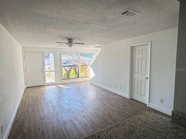 Building Photo - 1827 SW 108th Ln