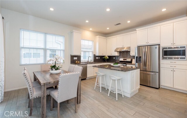 Building Photo - 53 Strawberry Grove