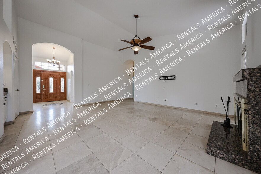 Building Photo - 532 E Stonebridge Dr