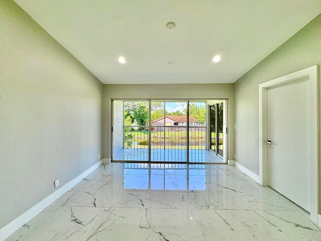 Building Photo - 340 NW 67th St