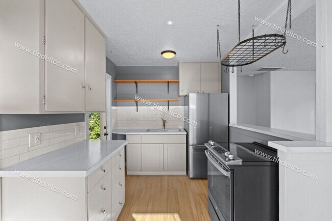 Building Photo - Charming 2-Bedroom Home with Fenced Yard in St. Johns - Pets Welcome!