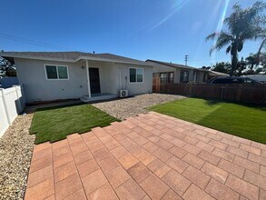 Building Photo - 3 Bedroom 2 Bath Home