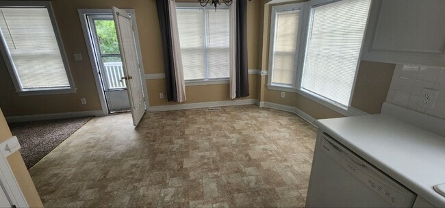 Building Photo - 411 Landing Pl Dr