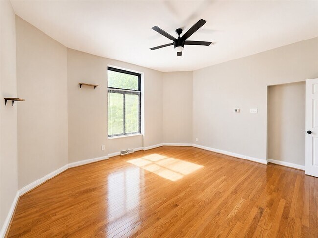 Building Photo - 735 N Highland Ave