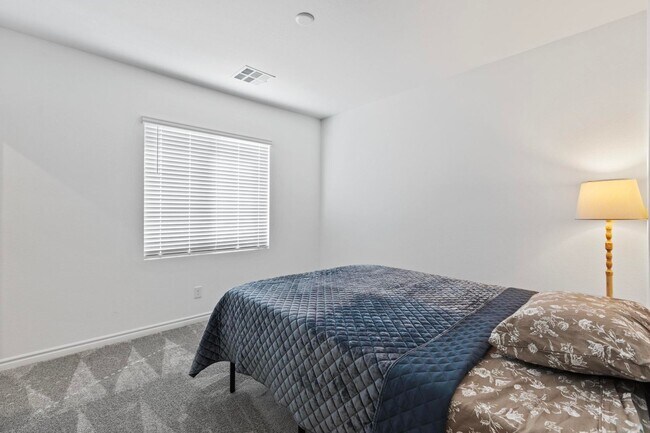 Building Photo - Desirable Inspirada Next-Gen Home! 4 Bedro...