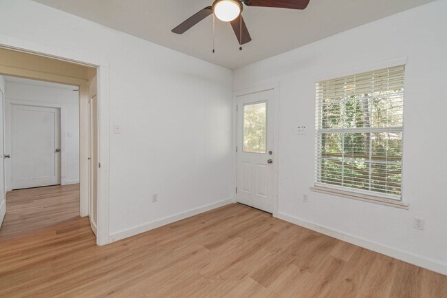 Building Photo - 5880 Beech Dr