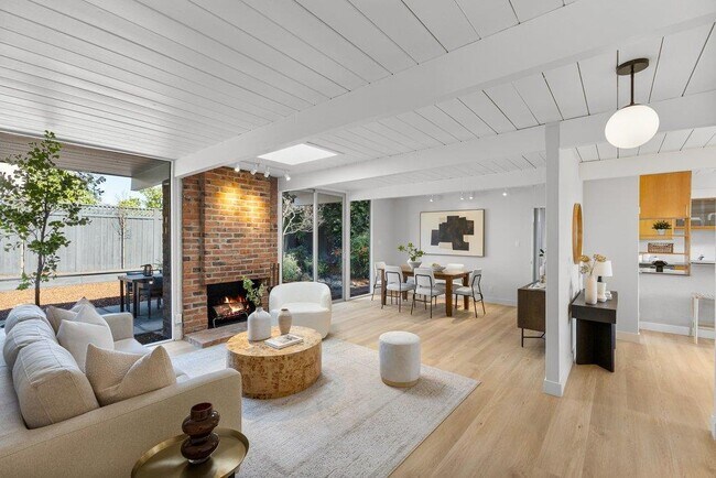 Building Photo - 729 Stendhal Ln