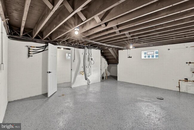 Building Photo - 121 Rutledge Ave