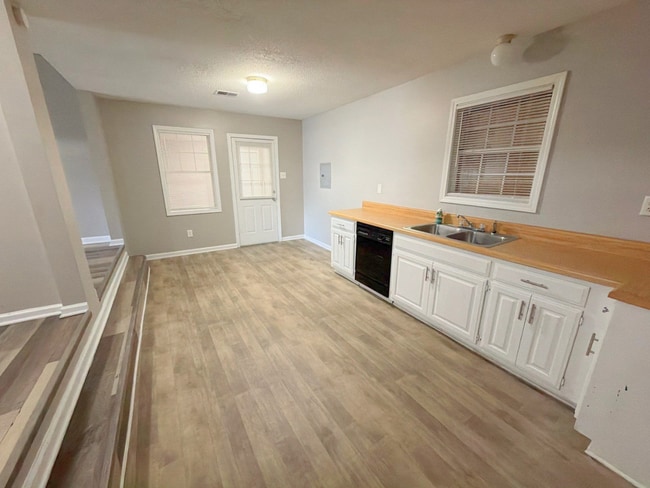 Building Photo - Newly Renovated Home In Whitehaven
