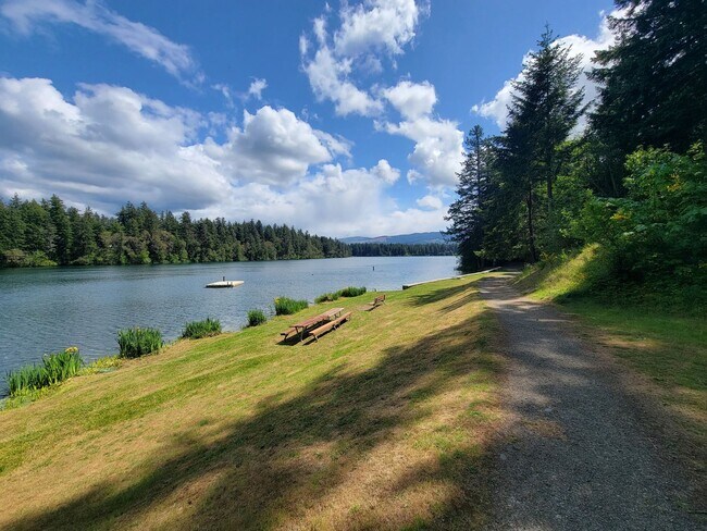 Building Photo - Spacious 4-Bedroom in Clearwood – Gated Co...