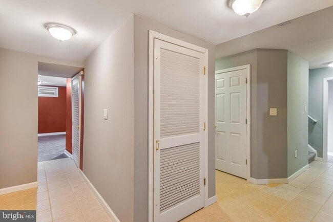 Building Photo - 15309 Lions Den Rd