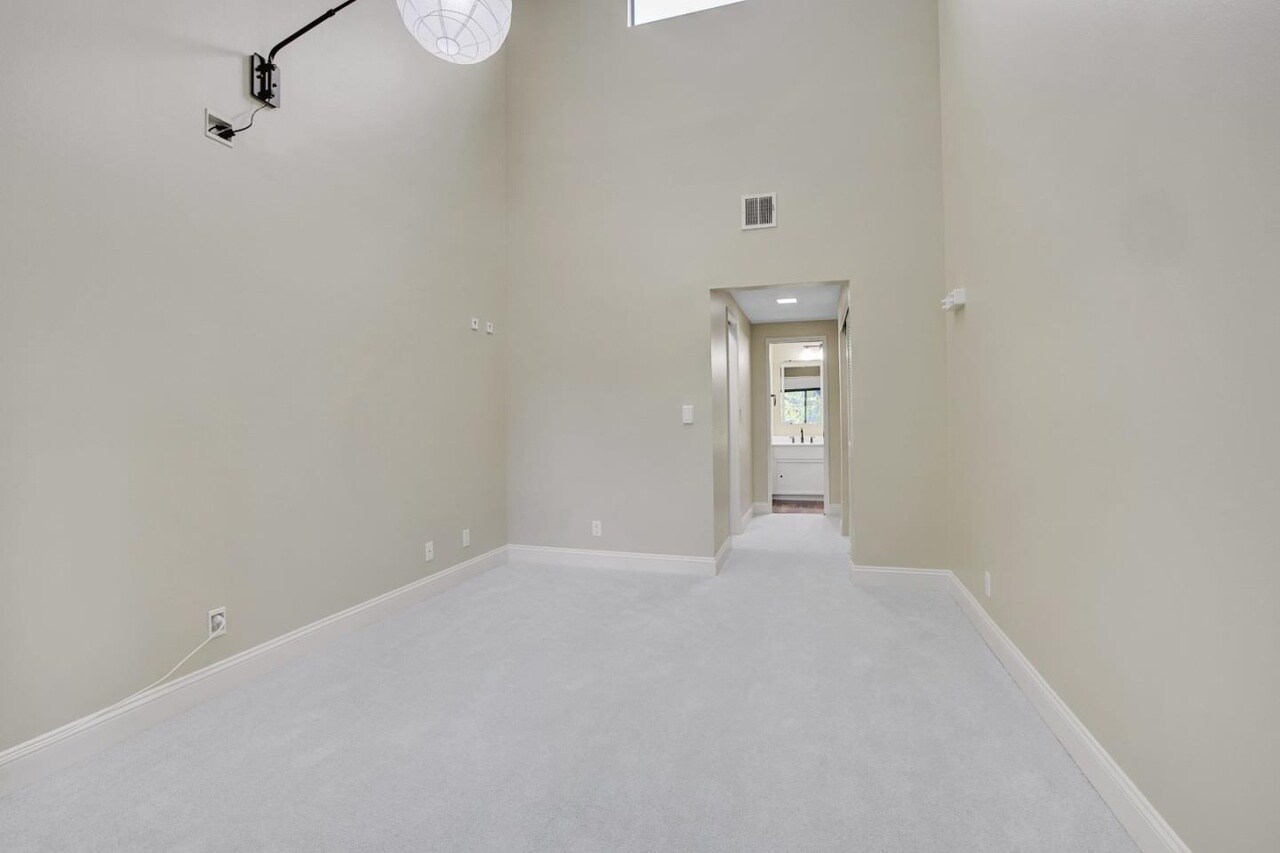 Building Photo - 4691 Albany Cir