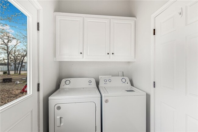 Building Photo - 3933 John Sharp Pkwy