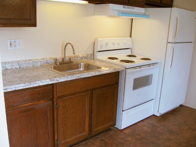 Building Photo - 1116 S Hall St