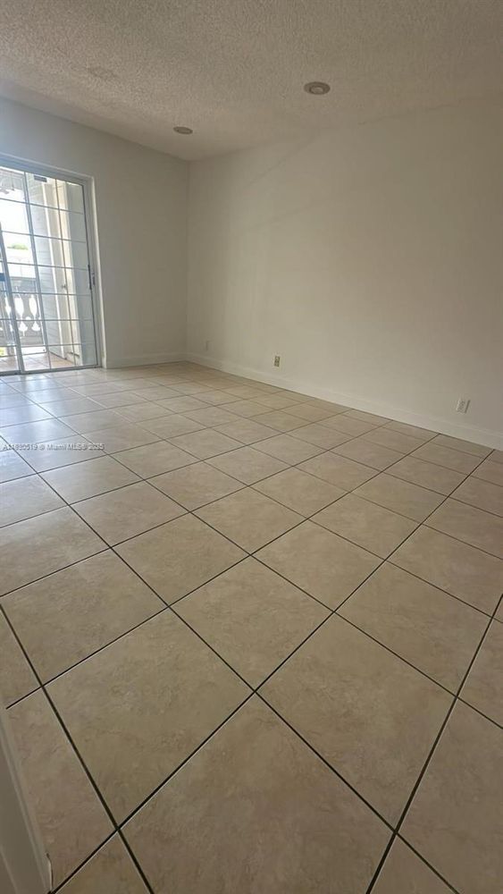 Building Photo - 10441 Mahogany Key Cir
