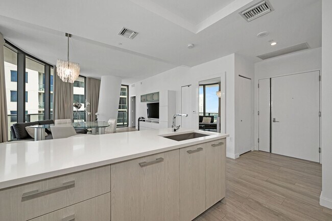 Building Photo - Remarks:	Enjoy stunning Skyline and Bay views from the wraparound balcony of this furnished 2-bed...