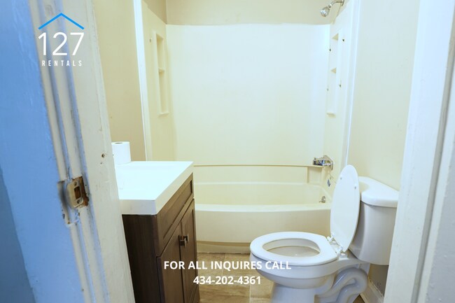 Building Photo - Comfortable 3BR Lynchburg Duplex with Easy...