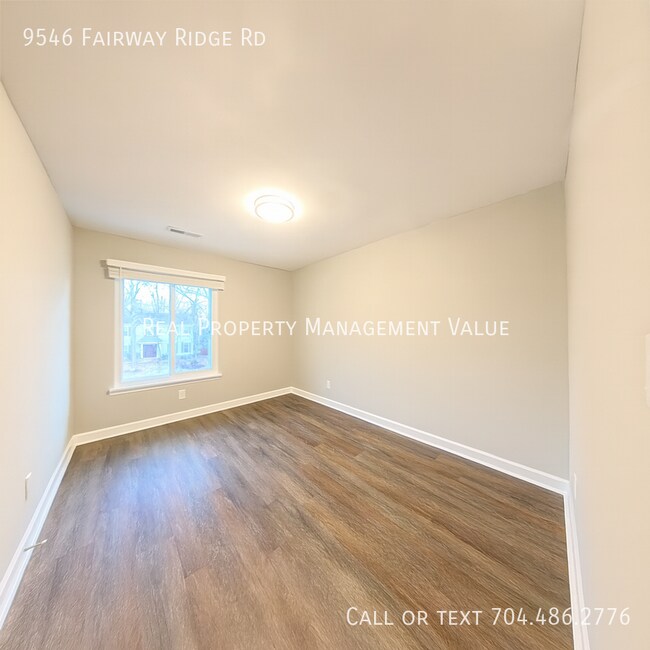 Building Photo - 9546 Fairway Ridge Rd