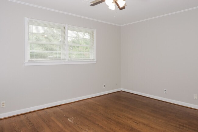 Building Photo - 3064 Guymar Rd
