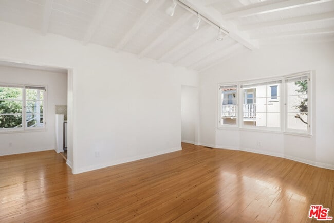 Building Photo - 1009 S Bedford St