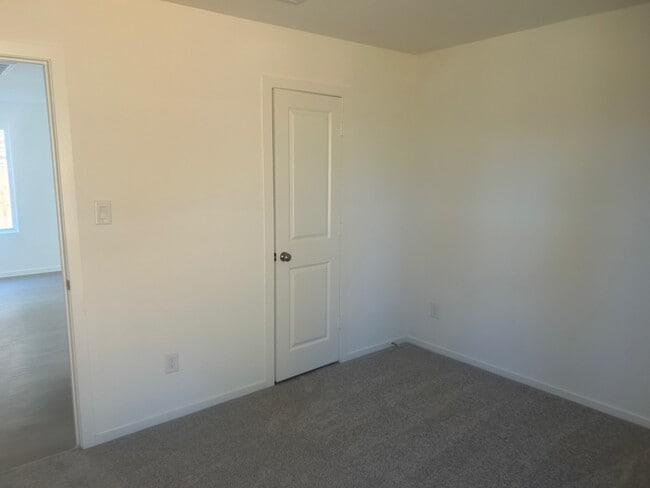 Building Photo - 18567 Autumn Hts Ln