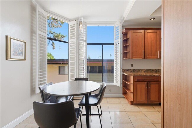 Building Photo - 11 Hayward Ave