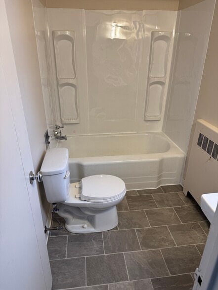 Building Photo - 1619 W 3rd St