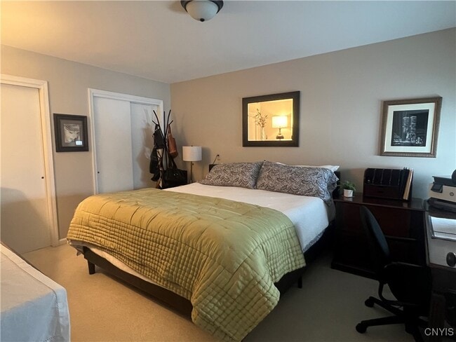 Building Photo - 191 Summerhaven Dr S