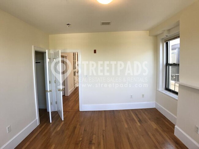 Building Photo - 2 bedroom in Cambridge MA 02139