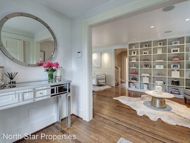 Building Photo - 3 br, 3 bath House - 2650 SW Montgomery Dr