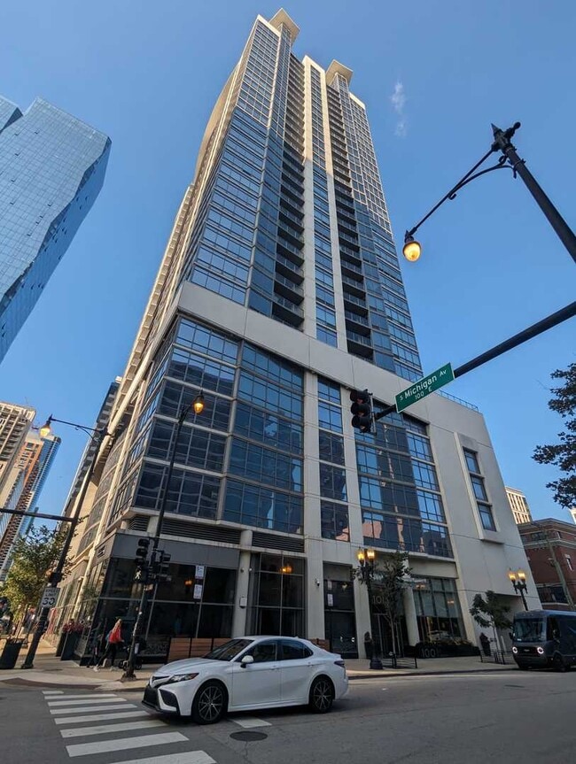 Building Photo - 100 E 14th St