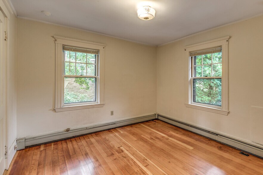 Building Photo - 375 Mount Auburn St