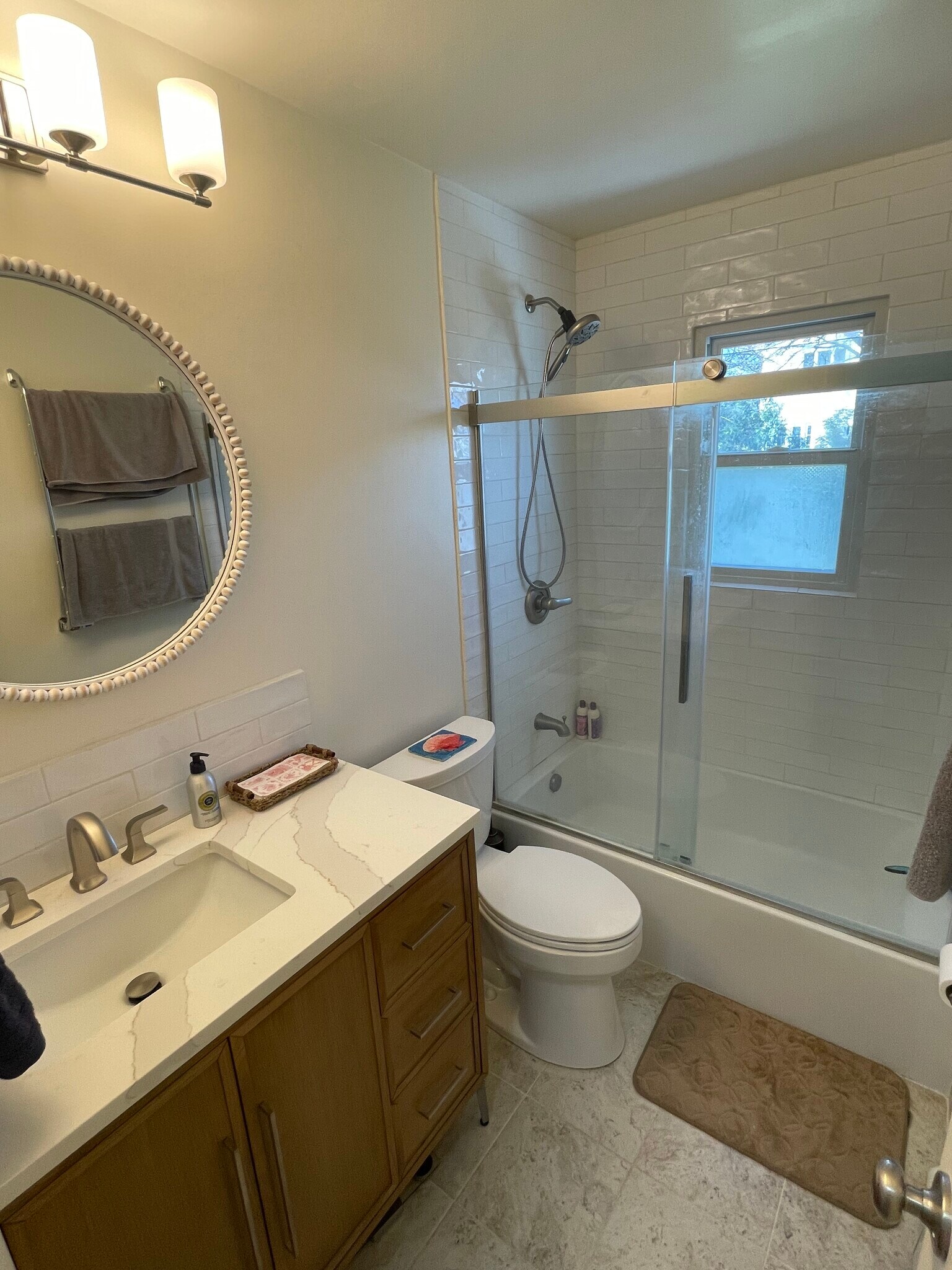 Building Photo - 950 S Plympton St