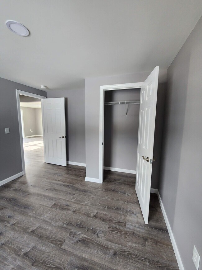 Building Photo - 45 Northway St