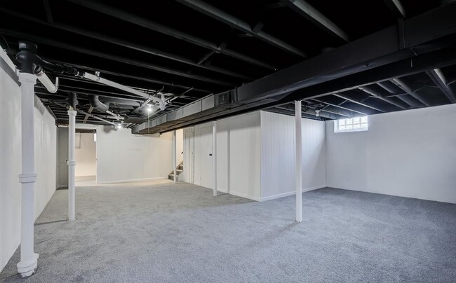 Basement - 14060 Cloverdale St