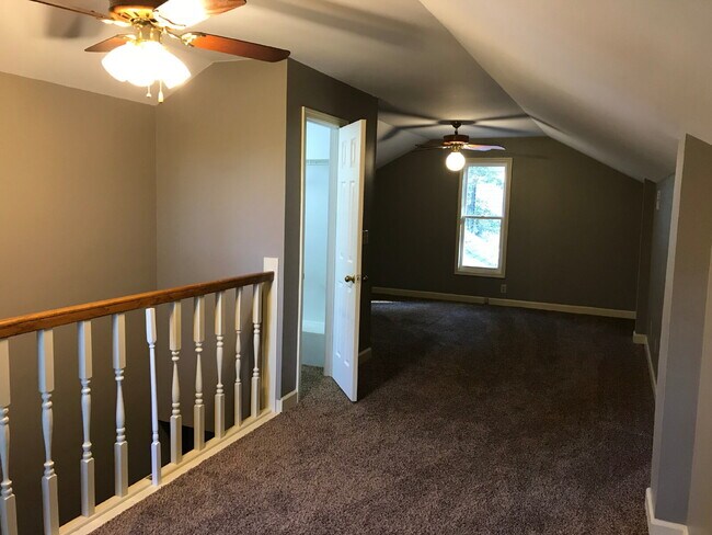 Building Photo - "Charming 3-Bedroom Retreat with 2 Full Baths in Jonesboro – 1625 Sq Ft of Comfort!"