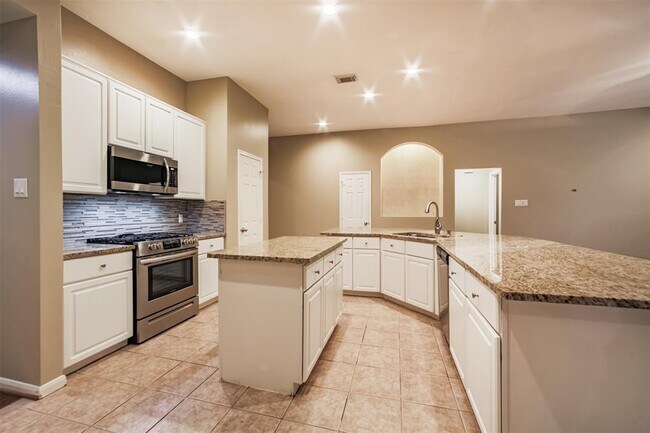 Building Photo - 7726 Trophy Pl Dr