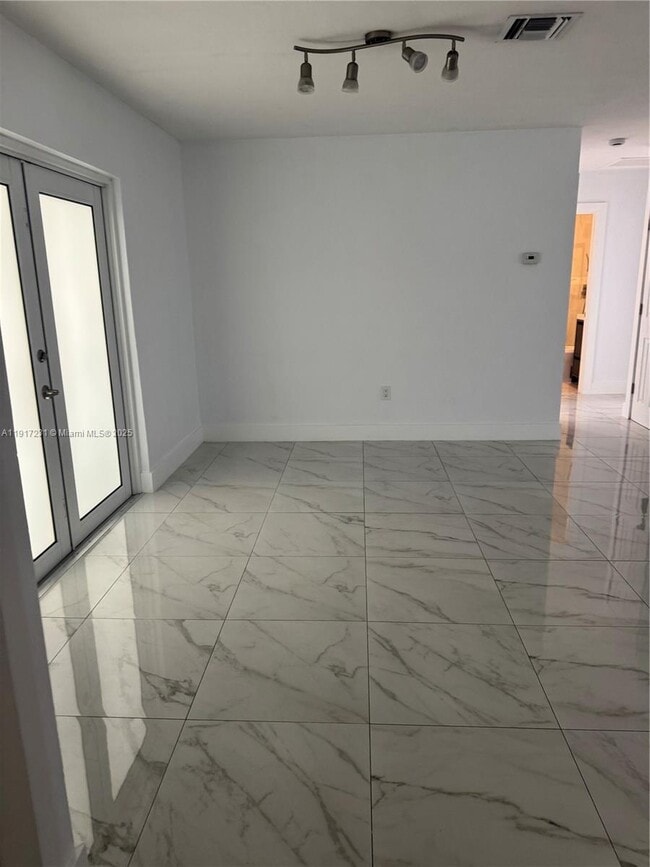 Building Photo - 9635 Haitian Dr