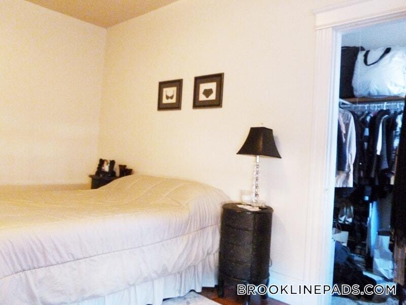 Building Photo - 208 Winthrop Rd