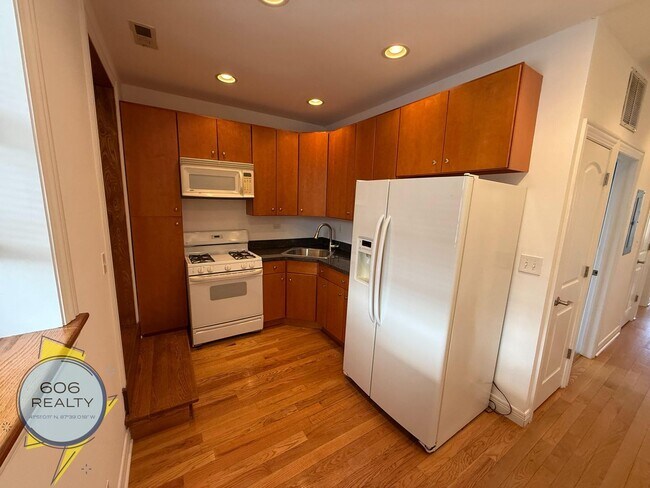 Building Photo - Belmont Cragin! 5201-5221 W Belmont Ave - 3148-3152 N Laramie Ave