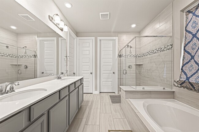 Building Photo - 17685 Martin Crk Ln