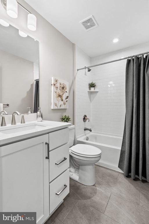 Building Photo - 105 Higher Rock Ct